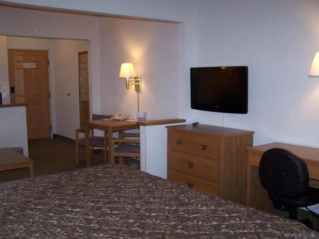 Everspring Suites Bismarck Eksteriør bilde